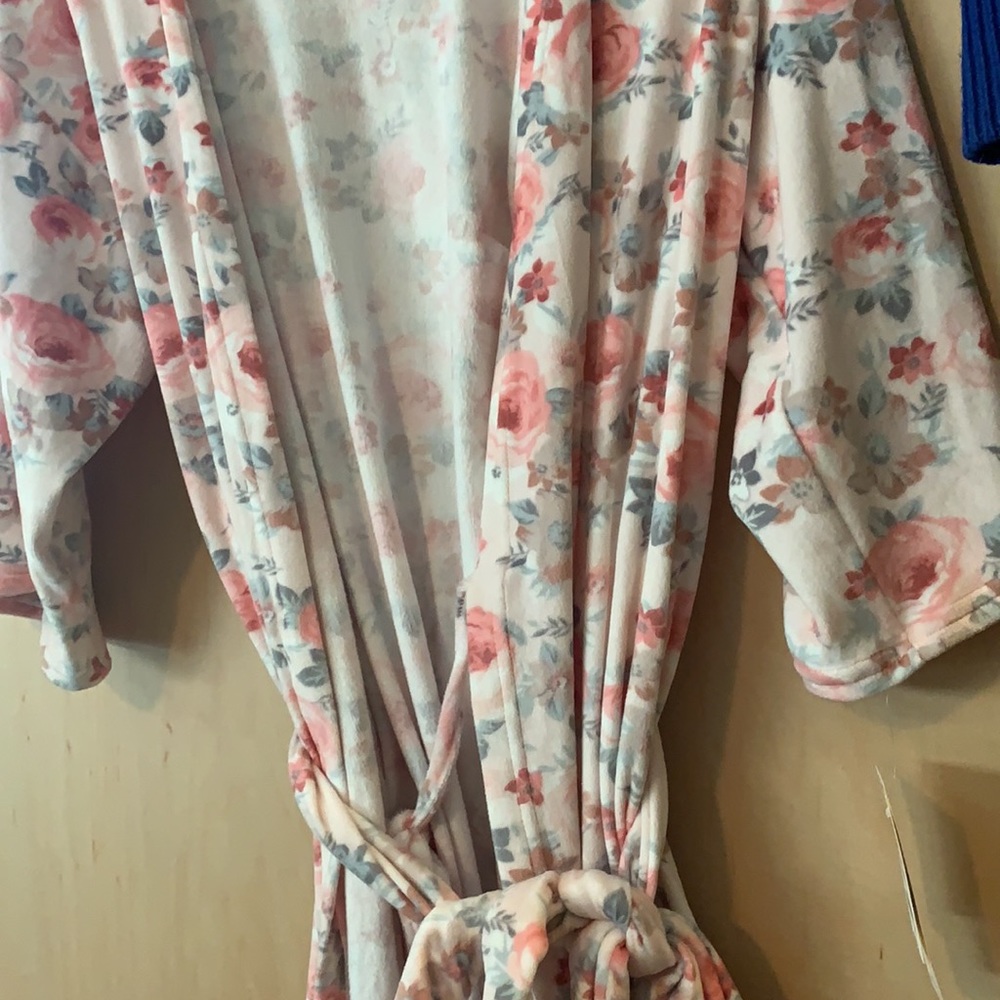 Bath robe - Picture 2 of 3